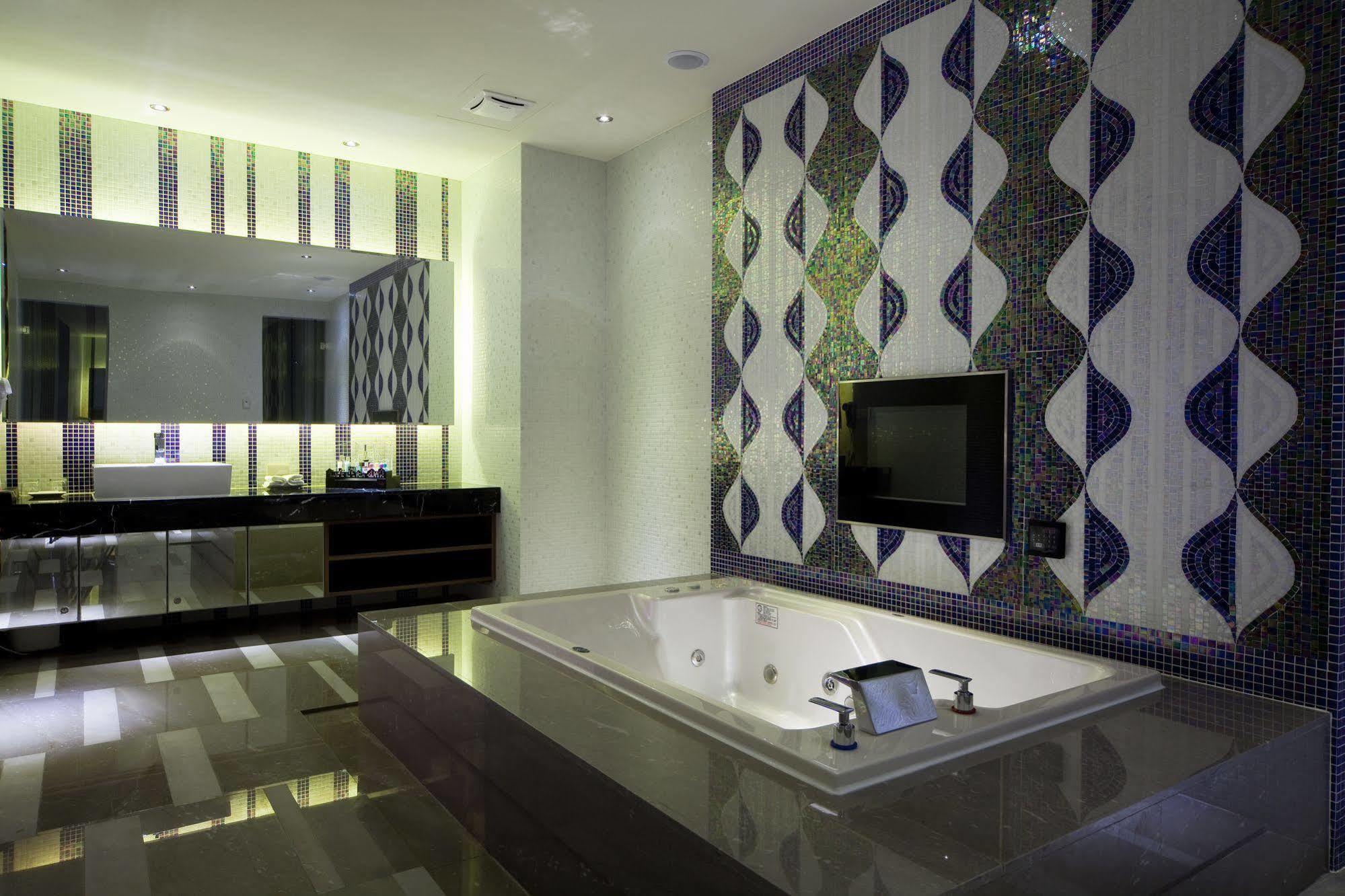 Wego Boutique Dazhi Motel Taipei Exterior photo